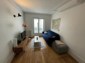 Charming and bright flat in a very convenient area